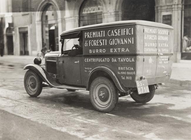 Il furgoncino adibito alle consegne, anni Quaranta