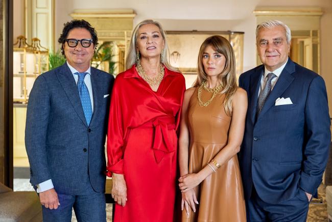 La famiglia (da sinistra) Luca, Mariacristina, Lucrezia e Andrea Buccellati