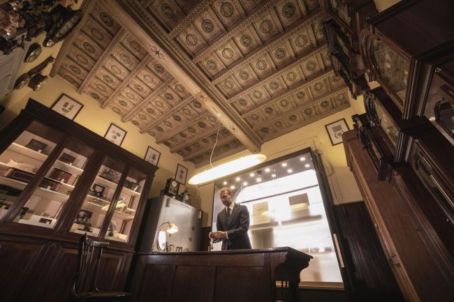 Lo studio con il soffitto a cassettoni