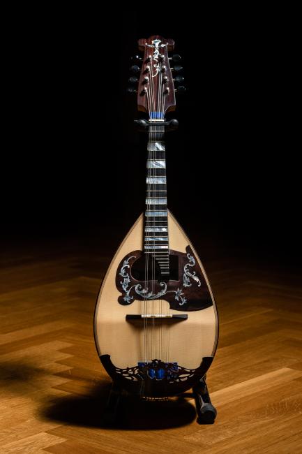 Mandolino realizzato, sul modello di un antico mandolino di famiglia, per l'anniversario dei 200 anni (mod. brevettato), ph. Francesco Guerra