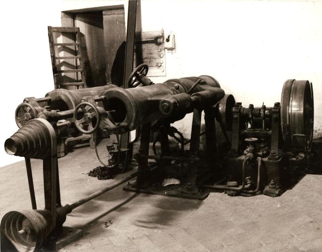 Torchio orizzontale a vite a due campane, 1918, Archivio Pastificio Benedetto Cavalieri