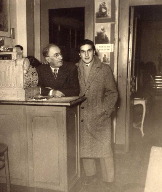 Alberto Giulianelli con  il figlio Giorgio, fine anni Quaranta 
