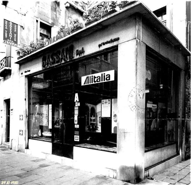 Sede storica e uffici Bassani a Venezia San Marco 2414, Calle Larga XXII Marzo sino al 2002, ottobre 1980