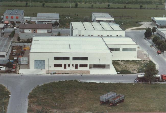 Vista dall’alto della sede in via dell’Artigiano 22 a Forlimpopoli, anni Novanta 