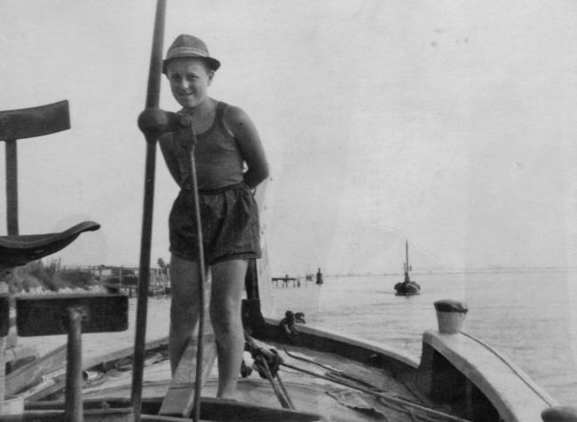 Luciano Cucco al timone del mototopo del padre, anni Sessanta