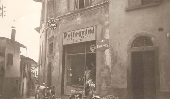 Il negozio di piazza Sant'Anna, 1945