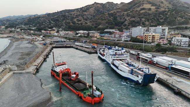 Lavori di ripristino del passo di accesso del porto di Tremestieri, Messina, 2025