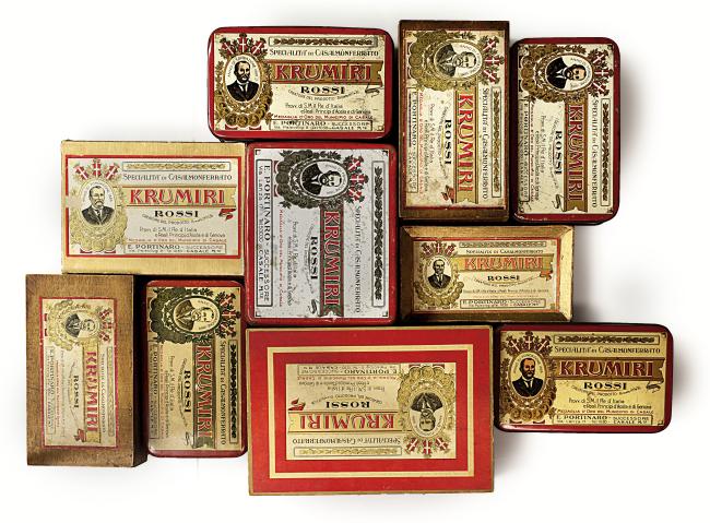 Raccolta di confezioni d'epoca