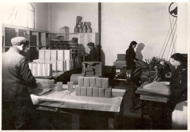 Il reparto confezionamento, anni Cinquanta