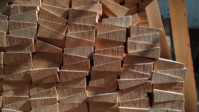 Segati di abete a spicchio, destinati alla realizzazione di tavole armoniche per violino